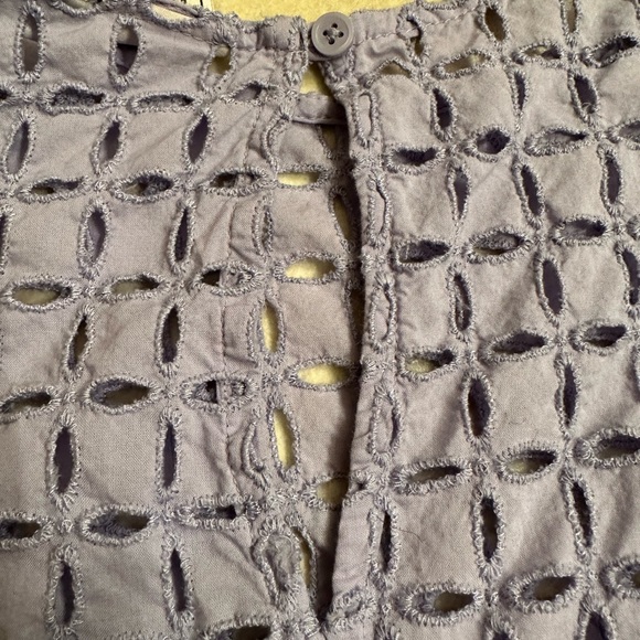 GAP 100% cotton lavender top. - Picture 4 of 5